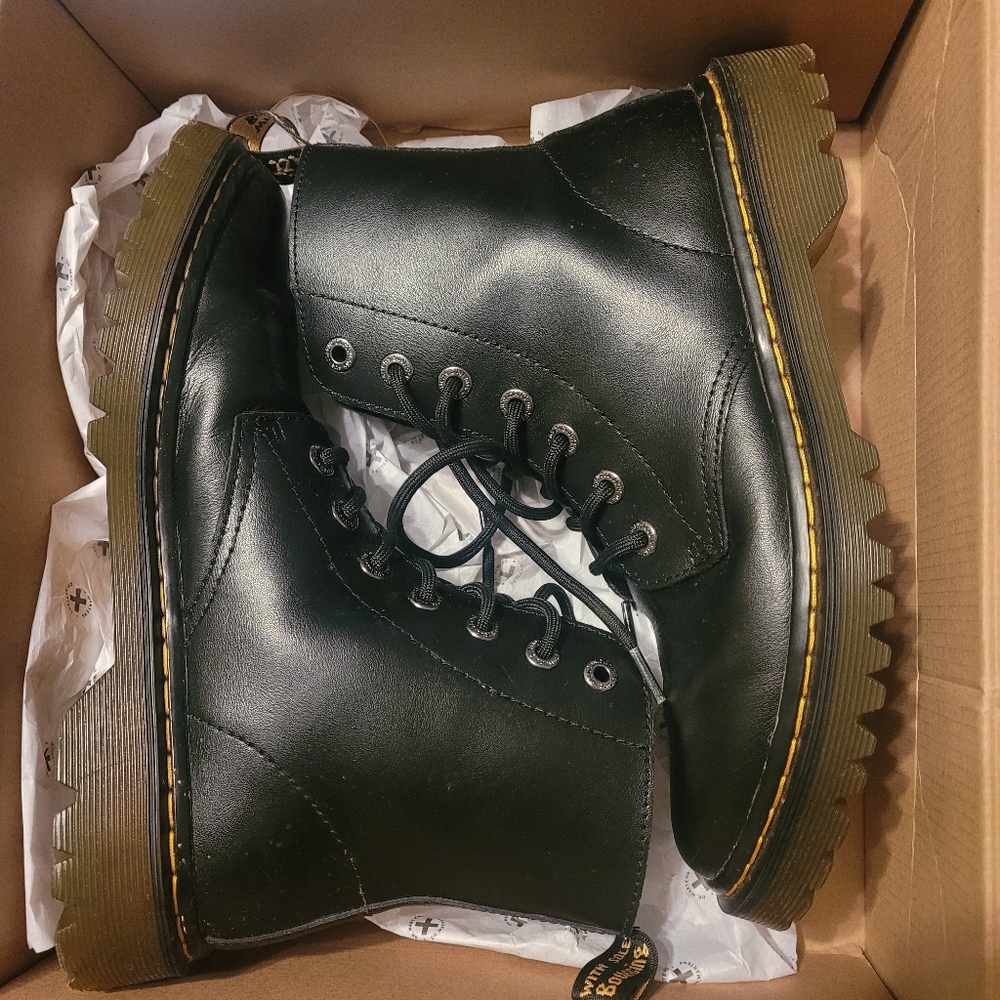 Dr. Martens Luana